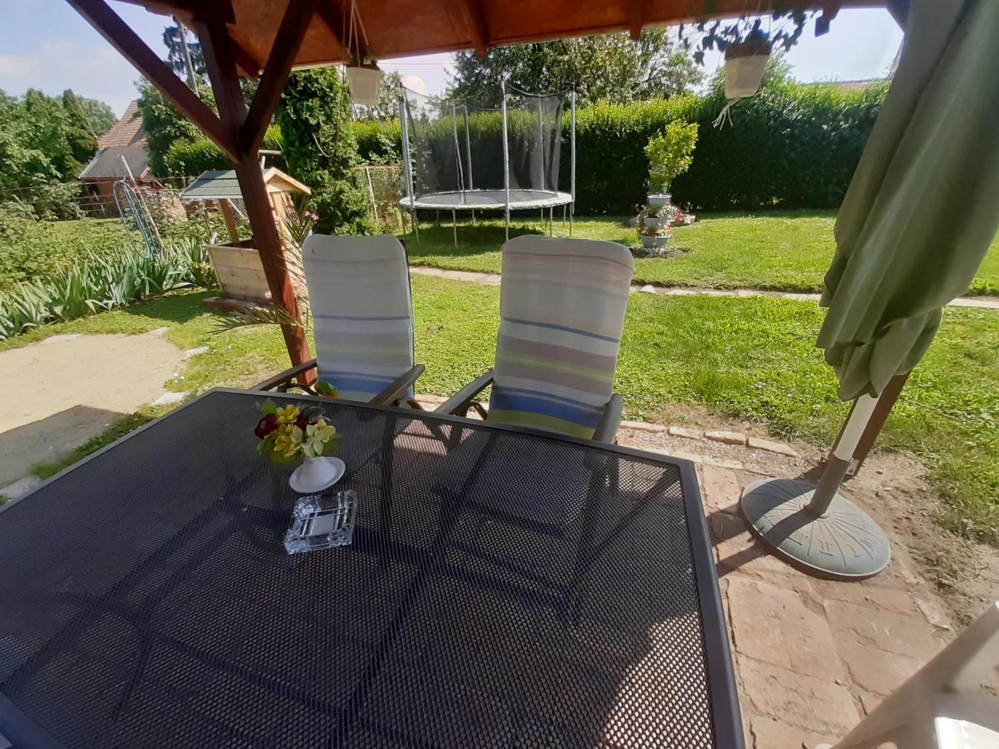 Livi Apartman Merevfalu Kerti Medencevel Fonyod Bagian luar foto