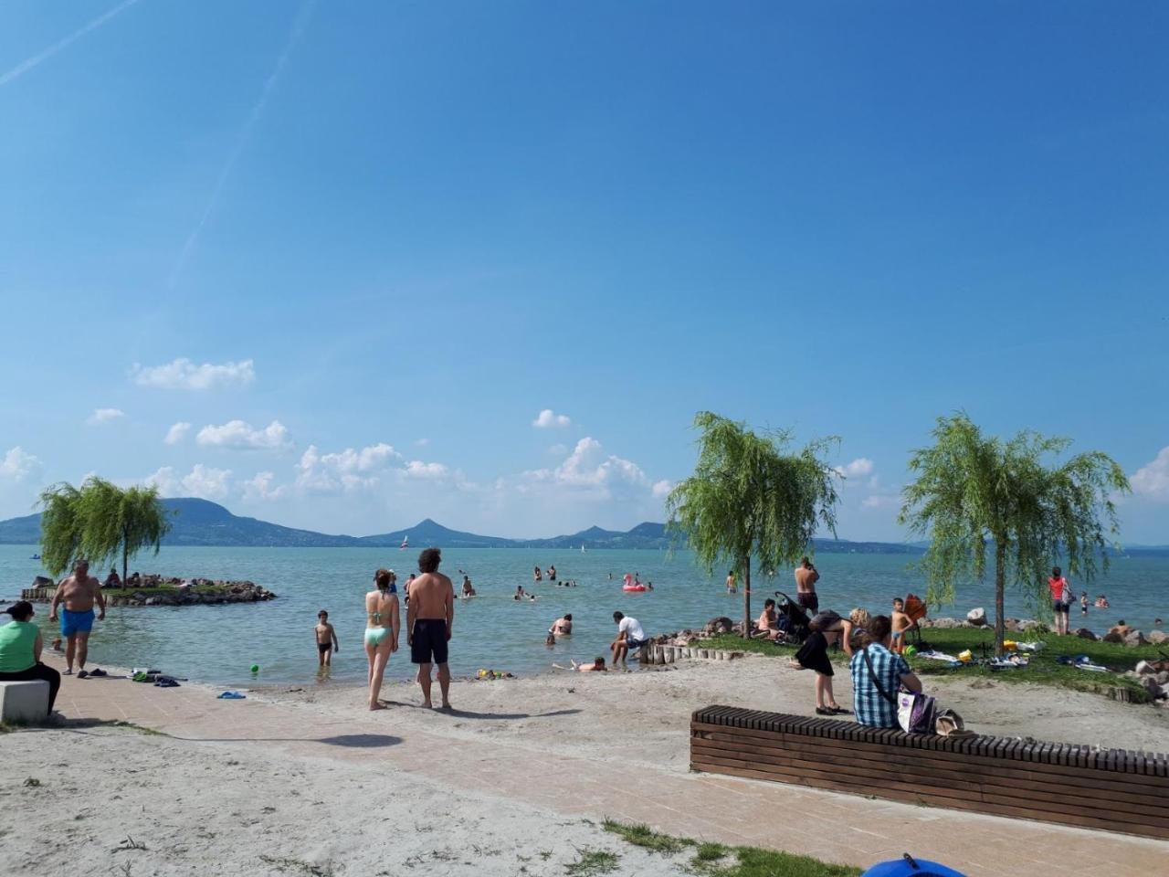 Livi Apartman Merevfalu Kerti Medencevel Fonyod Bagian luar foto